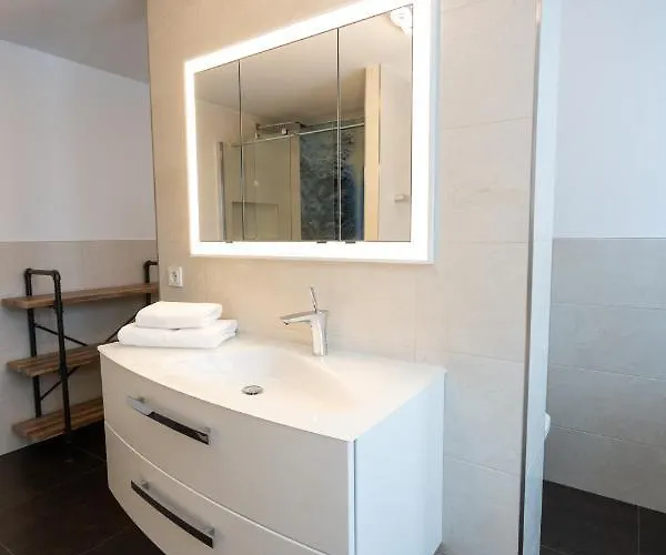 Hochwertiges / 120m² / Dachterrasse / Parking Apartman Drezda