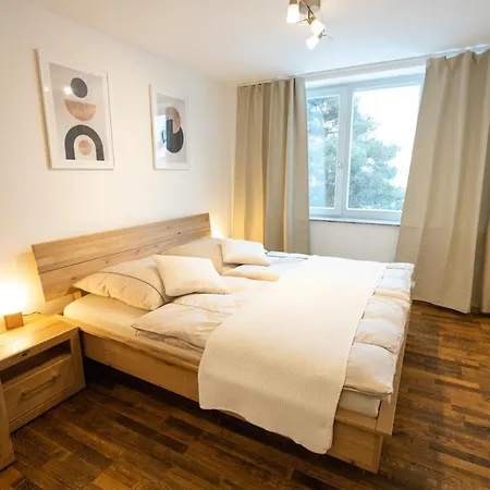 Hochwertiges / 120m² / Dachterrasse / Parking Apartamento Dresde