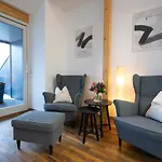 شقة Hochwertiges / 120m² / Dachterrasse / Parking *
