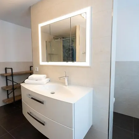 Hochwertiges / 120m² / Dachterrasse / Parking Appartamento Dresda