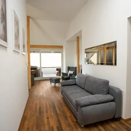 Hochwertiges / 120m² / Dachterrasse / Parking * Dresda