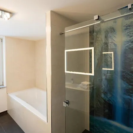 Hochwertiges / 120m² / Dachterrasse / Parking Appartamento *